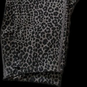 Gray cheetah print leggings